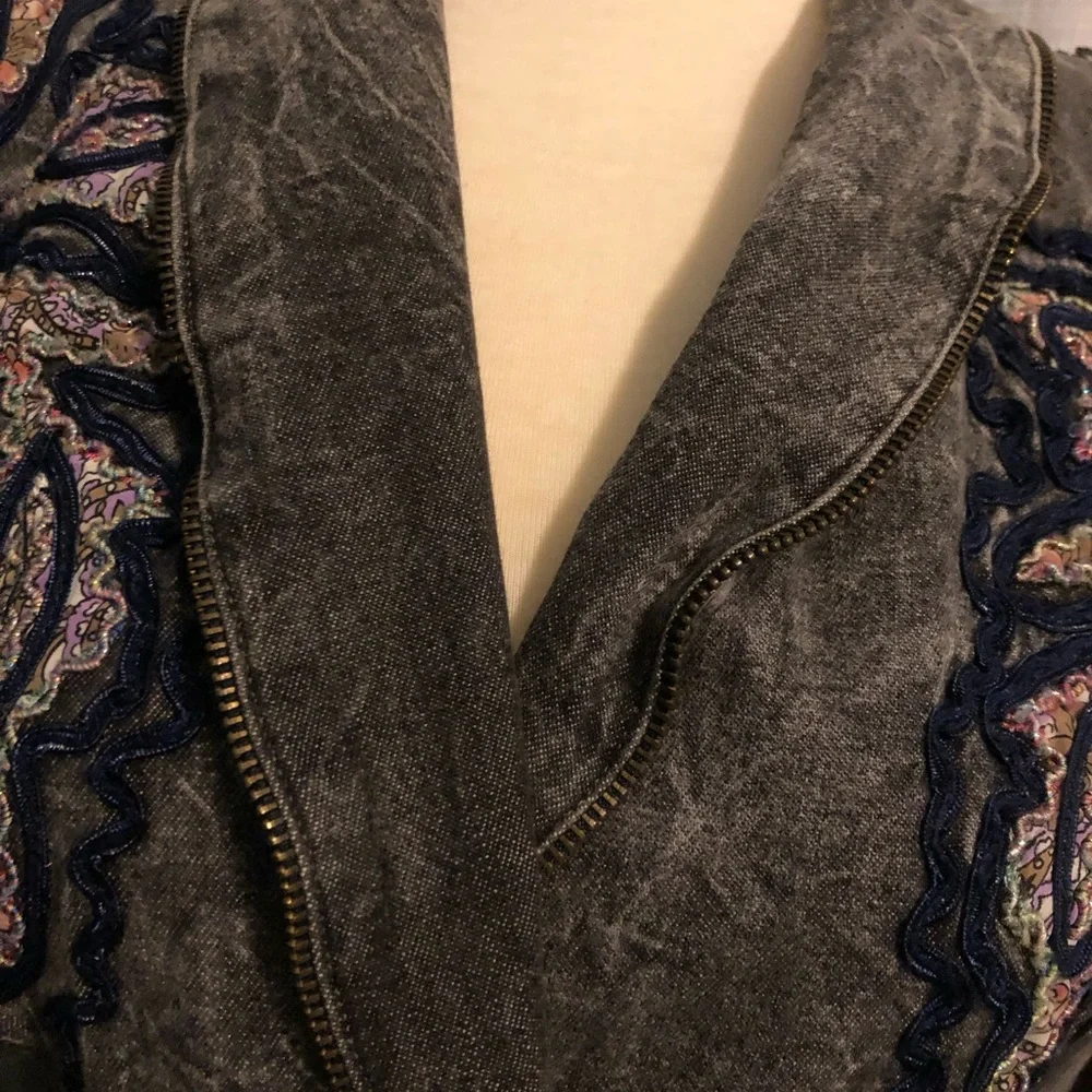 Grey Jacket - Picture 9 of 12